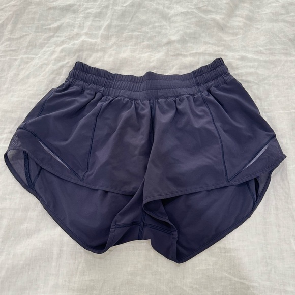Lululemon Hottie Hot Shorts - Picture 1 of 3